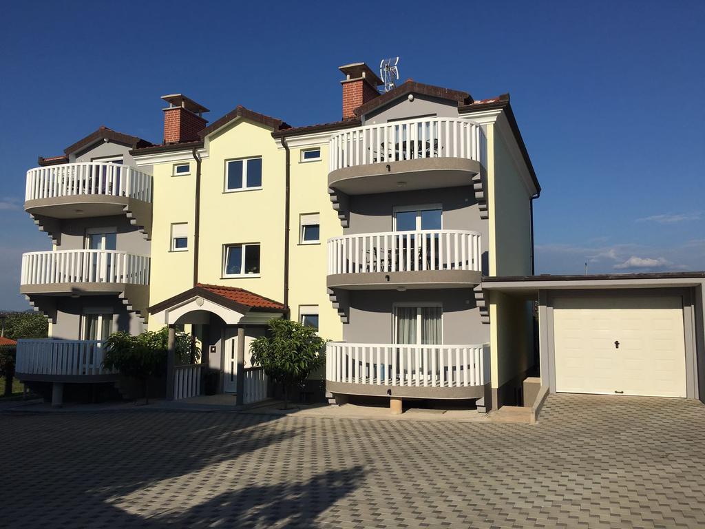 Apartments Barbic Umago Exterior foto