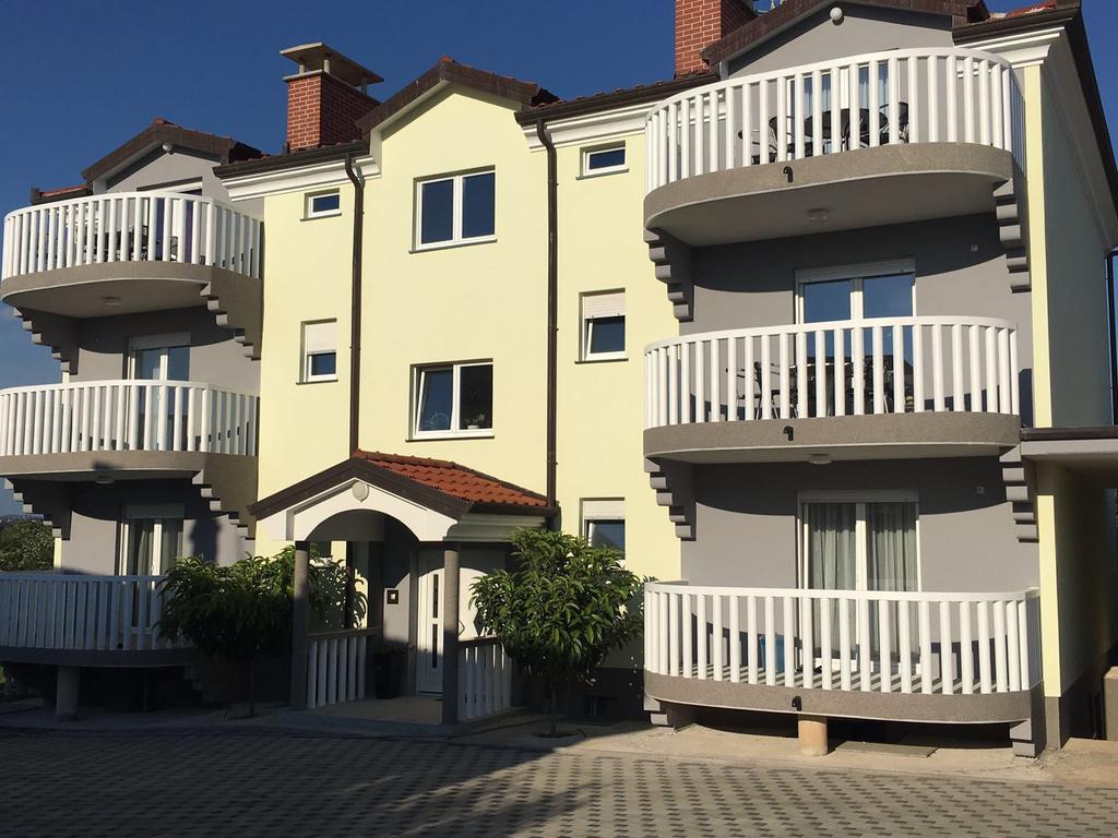 Apartments Barbic Umago Exterior foto
